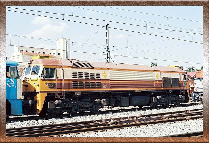 Locomotora diésel 319 220-0 - Renfe