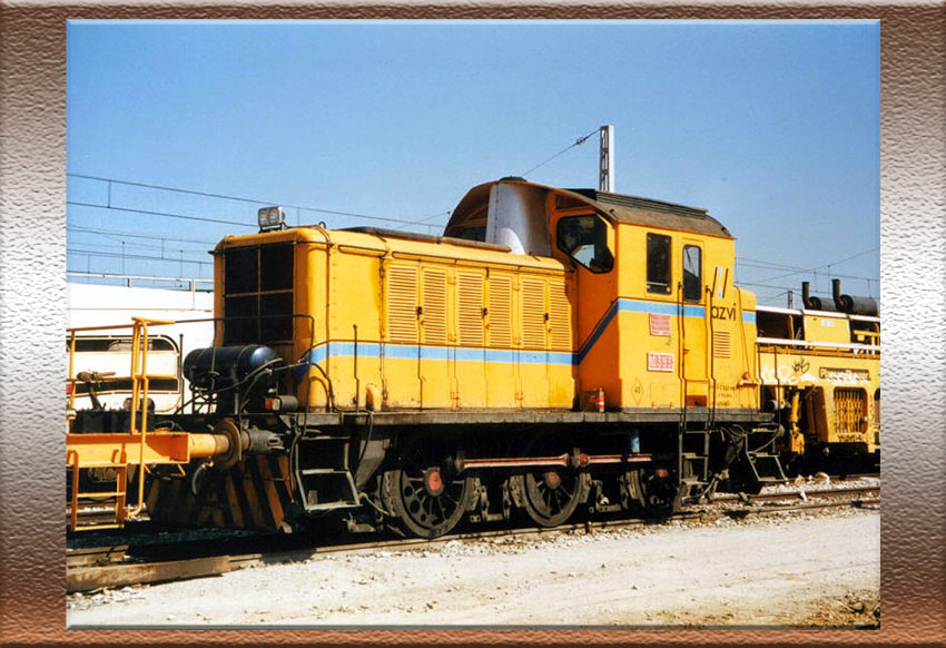 Locomotora diésel Serie 303 - 10393 - AZVI