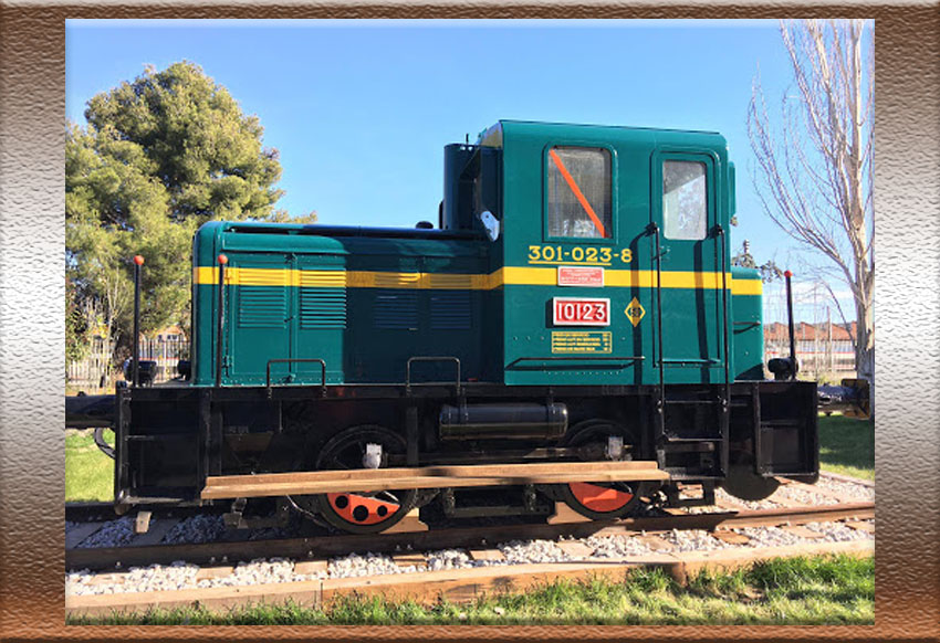 Locomotora diésel maniobras 10100 - 301-023-8 - Renfe