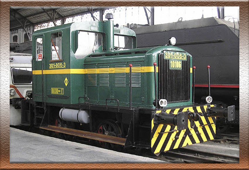 Locomotora diésel maniobras 10106 - 301-006-3 - Renfe