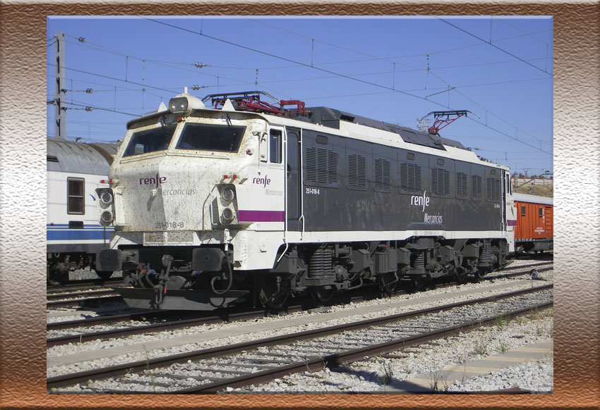 Locomotora eléctrica 251-018-8 Mercancías - Renfe